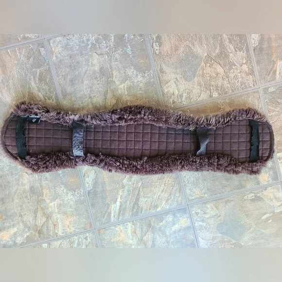 LeMieux Brown Sheepskin Dressage Girth Cover, XL - Picture 1 of 5